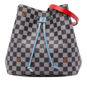 Von Champagner zu Couture: Die faszinierende Geschichte der Louis Vuitton Néonoé MM in limitierter Damier Ebene Edition