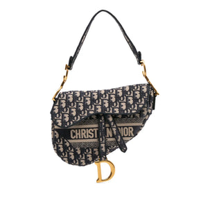 Die Renaissance einer Ikone: Die Dior Saddle Bag in Medium Blue Oblique Jacquard Canvas