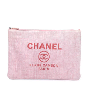 Die Eleganz von Coco: Die Deauville O Case - Chanels rosafarbene Leinwand-Verführung