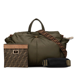 Die Renaissance des Reisens: Fendi's Peekaboo trifft auf Anrealage's Zukunftsvision