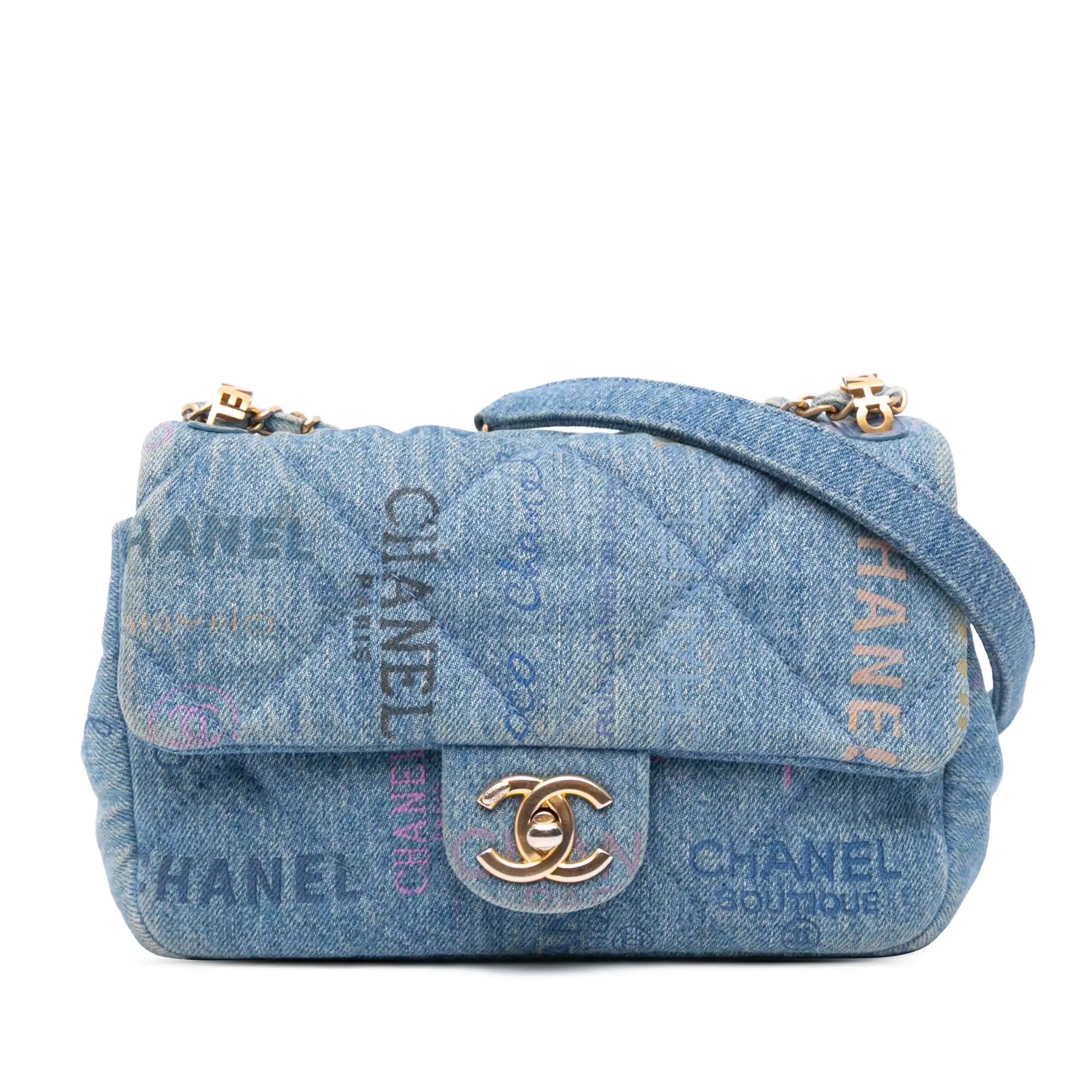 Der blaue Denim-Traum: Die Geschichte des Chanel Mood Flap Mini und Coco's Liebe zur Freiheit
