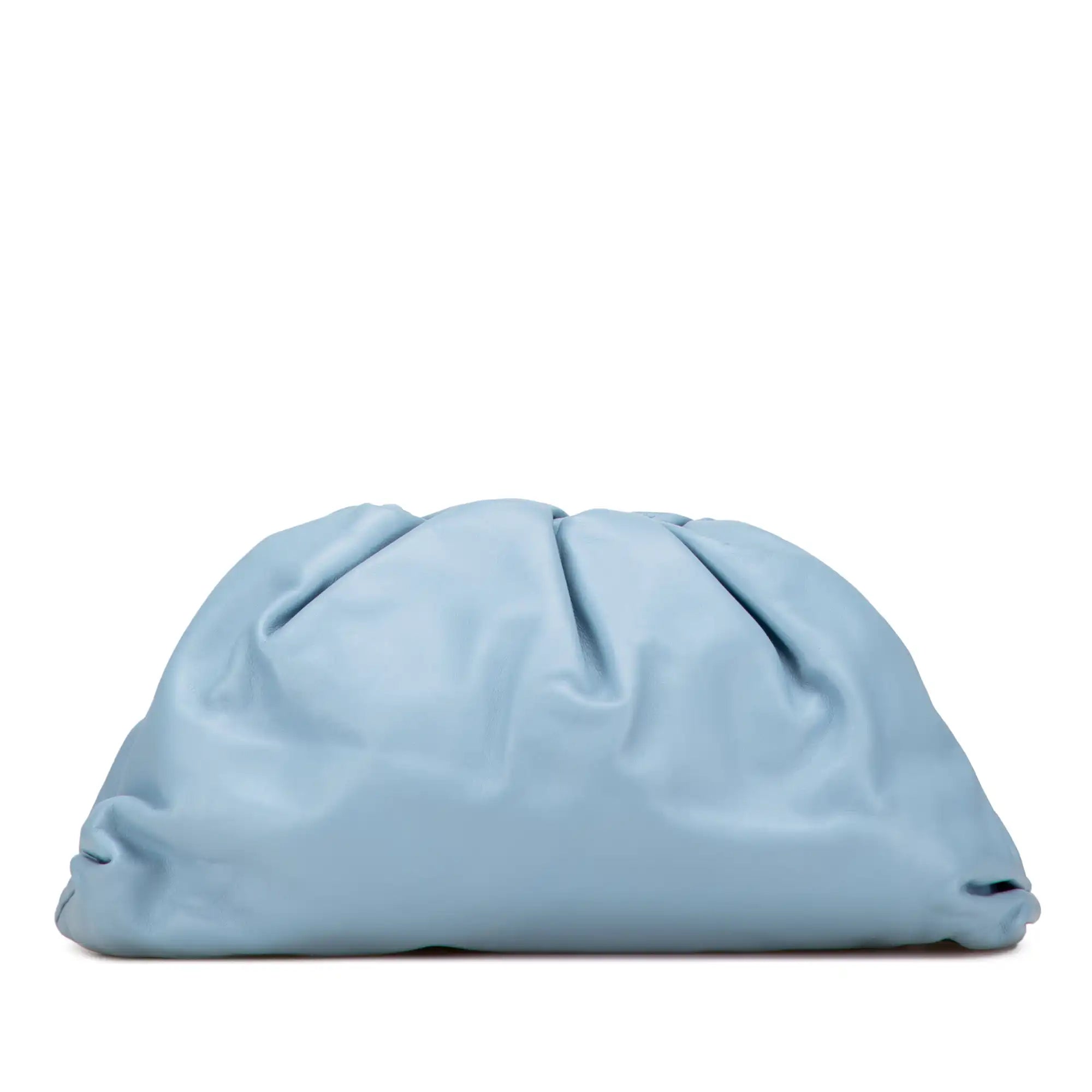 <h1>La renaissance de l'artisanat : la pochette The Pouch de Bottega Veneta en bleu ciel</h1>