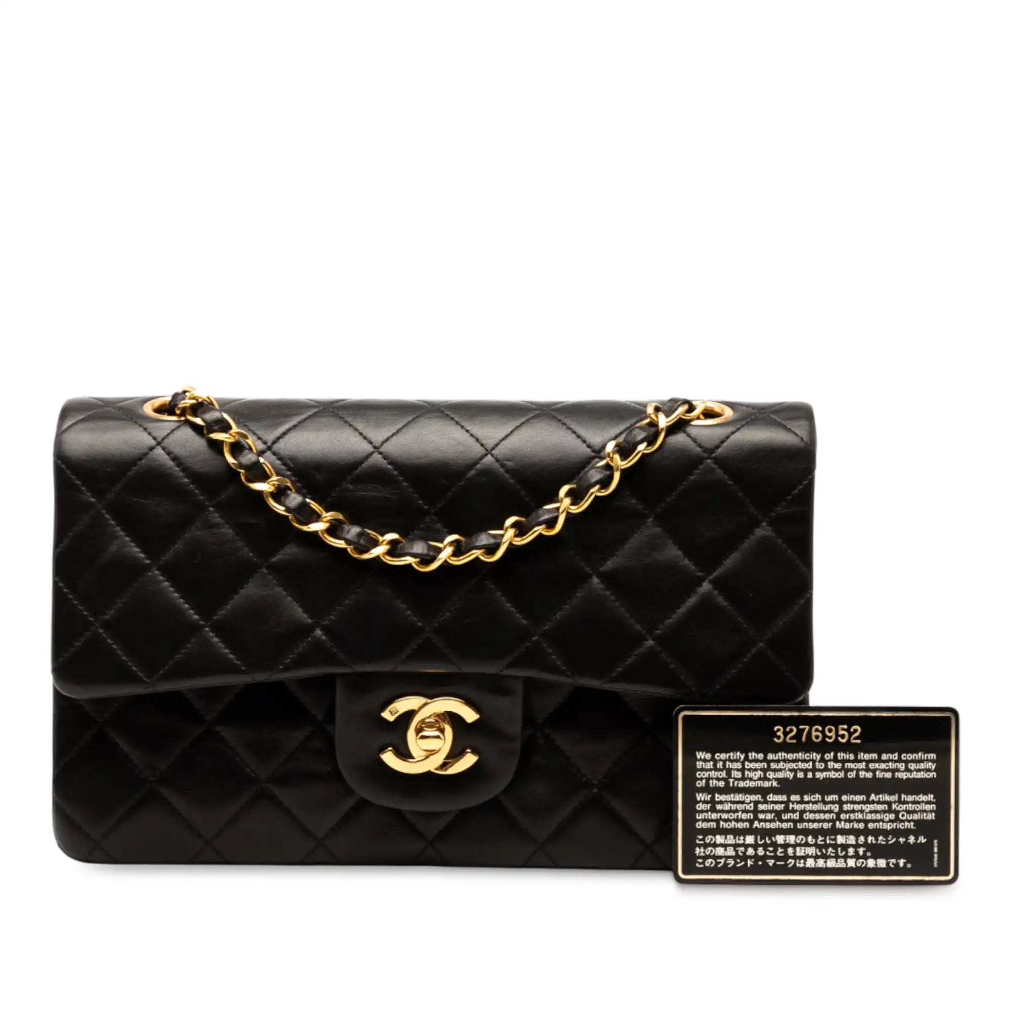 Zeitlose Eleganz: Die Geschichte der Chanel Classic Double Flap in Schwarz mit Goldakzenten