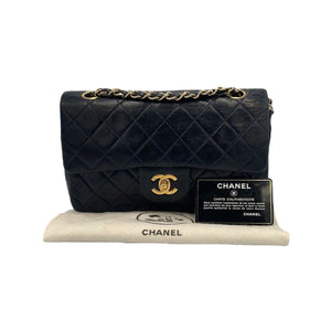 Das Blaue Juwel von Chanel: Die kleine Classic Double Flap in Marine Blau