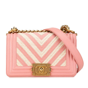 <h1>Die Legende von Coco: Der Boy Bag Chevron in Bezauberndem Rosa</h1>
