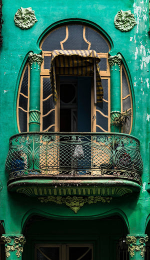 Art Nouveau Balcony - Photo by Antonio Schubert on Wiki Commons