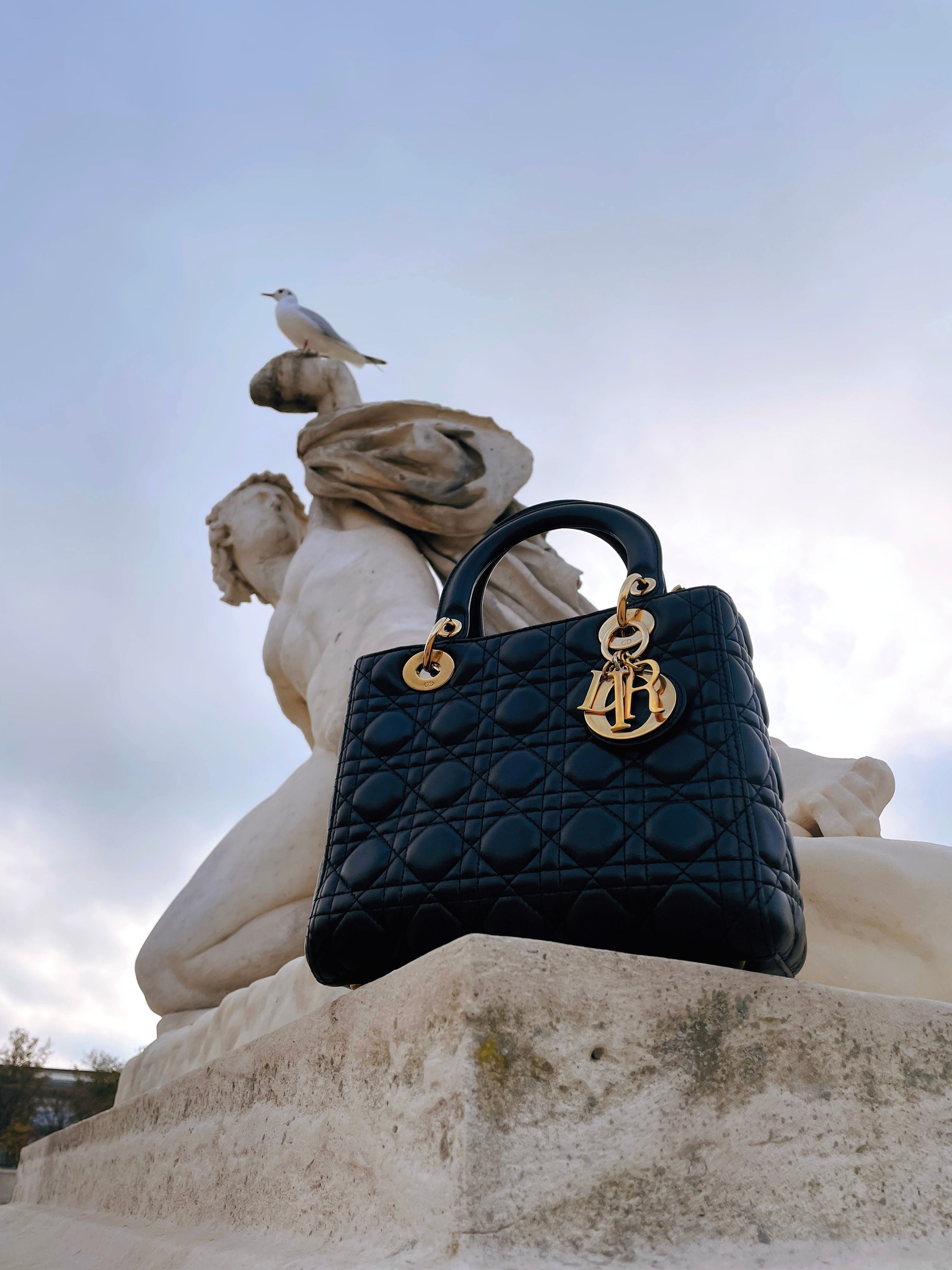 Handbags shops deals