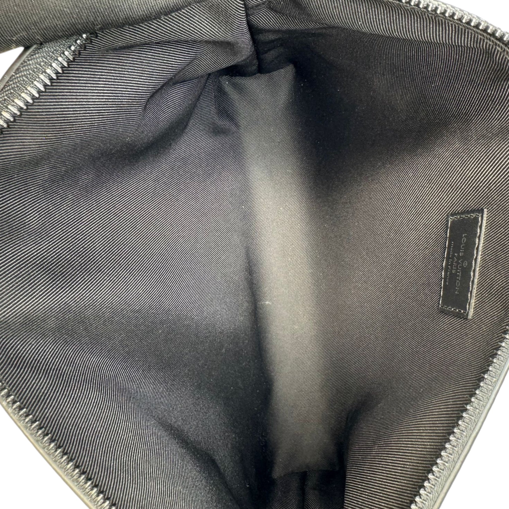 Louis Vuitton Aerogram Clutch Black