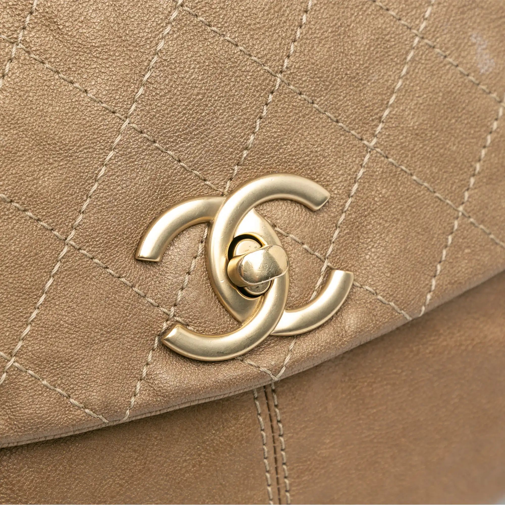 Chanel Trianon Messenger Flap Beige Grained Metallic Calfskin Gold