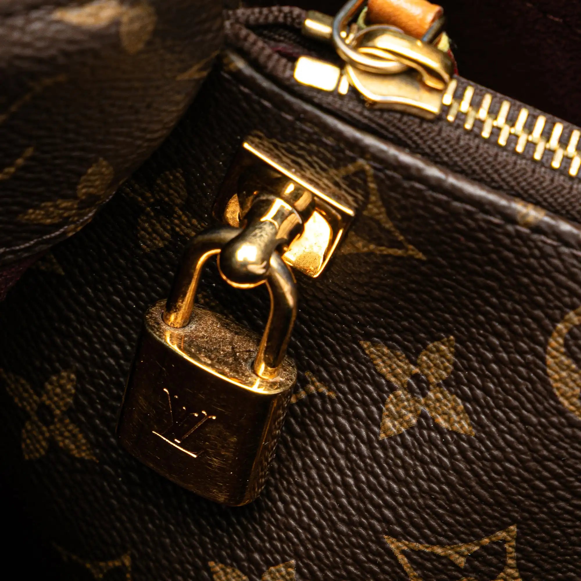 Louis Vuitton Montaigne MM Monogram Canvas