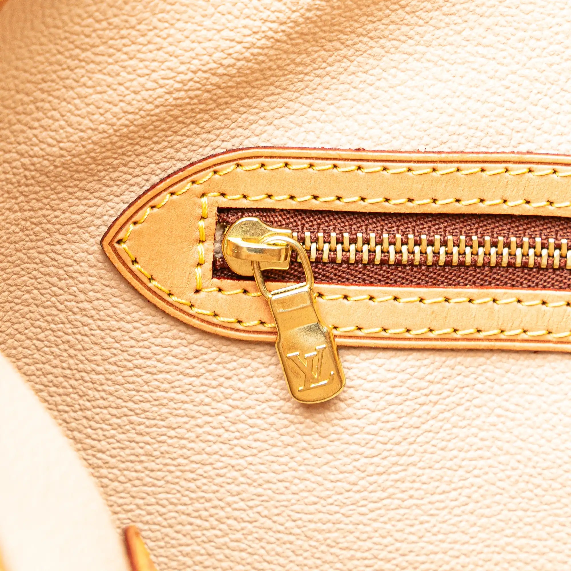 Louis Vuitton Bucket GM Monogram Canvas