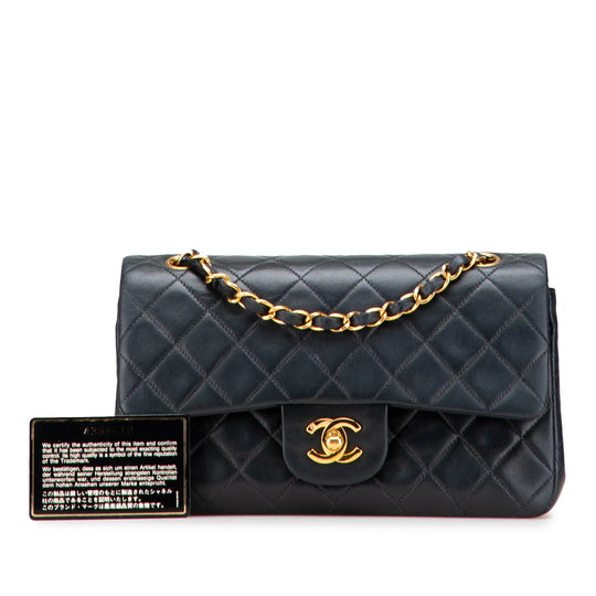 Chanel Classic doppia patta piccola pelle di agnello nera dorata