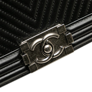 Chanel Boy Flap Medium Black Chevron Calfskin Ruthenium