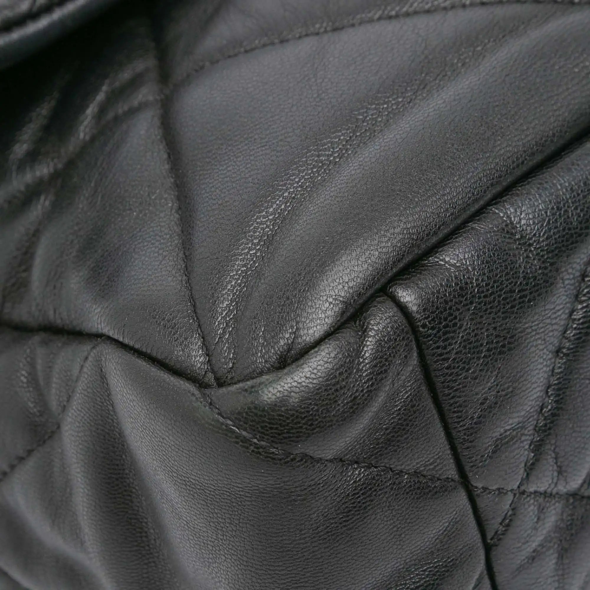 Chanel 19 Flap Large Black Lambskin Gold Ruthenium