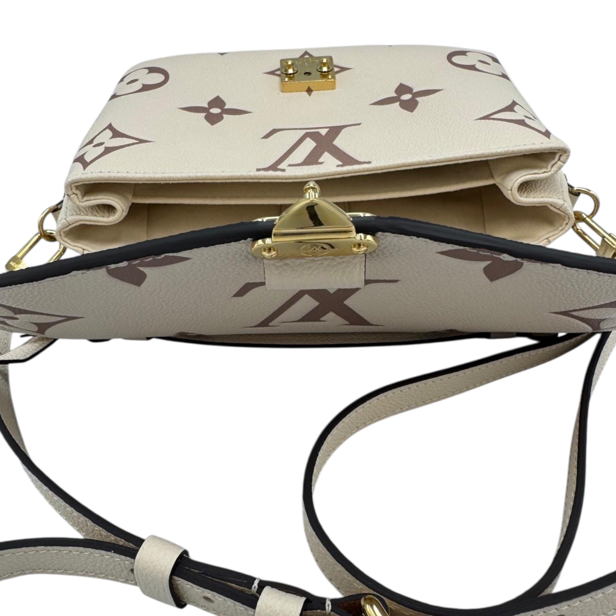 Louis Vuitton Pochette Métis MM Bicolor Monogram Empreinte