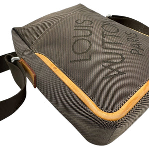 Louis Vuitton Earth Messenger Bag Damier Geant Canvas