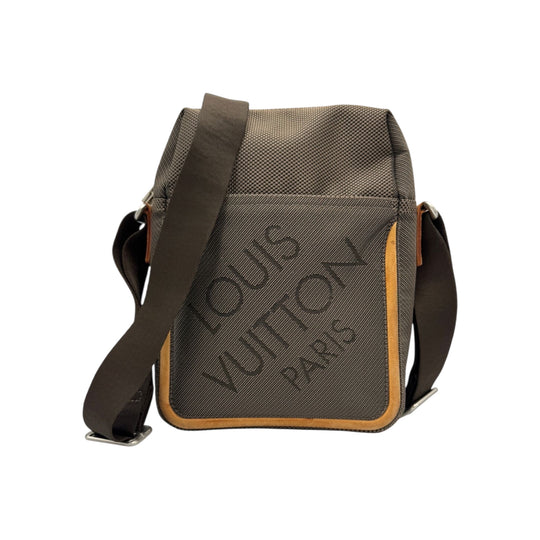 Louis Vuitton Earth Messenger Bag Damier Géant Toile