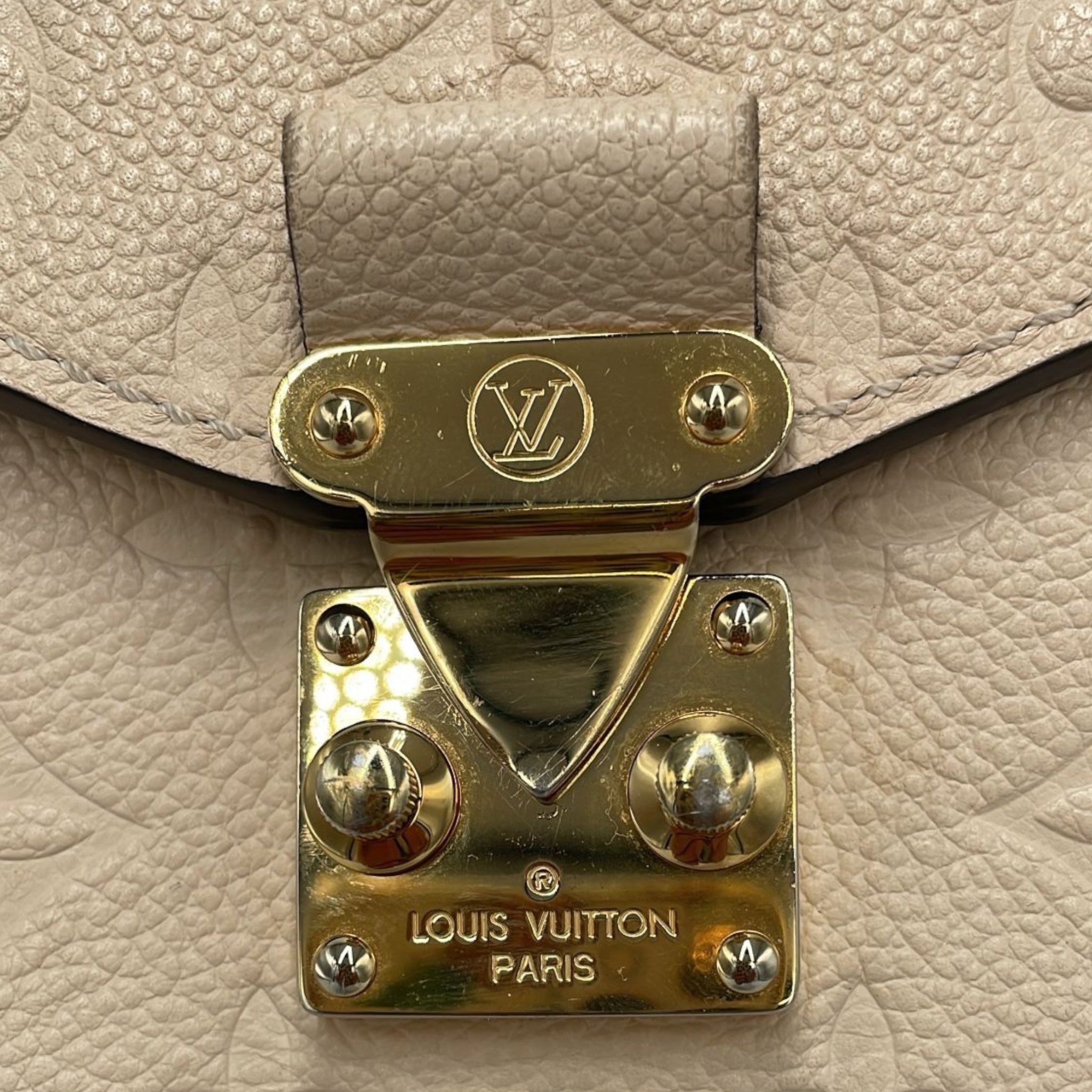 Louis Vuitton Pochette Métis Neige Monogram Empreinte
