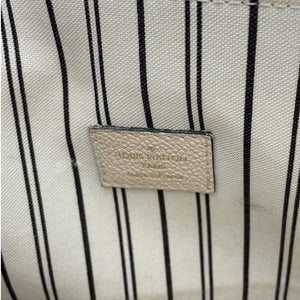 Louis Vuitton Pochette Métis Neige Monogram Empreinte