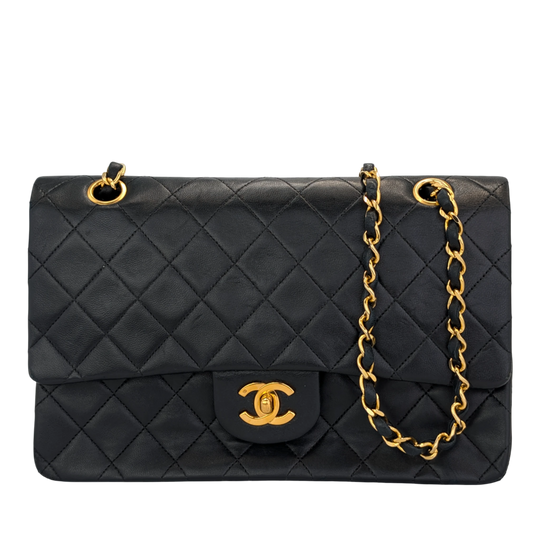 Chanel Classic doppia patta media pelle di agnello nera dorata