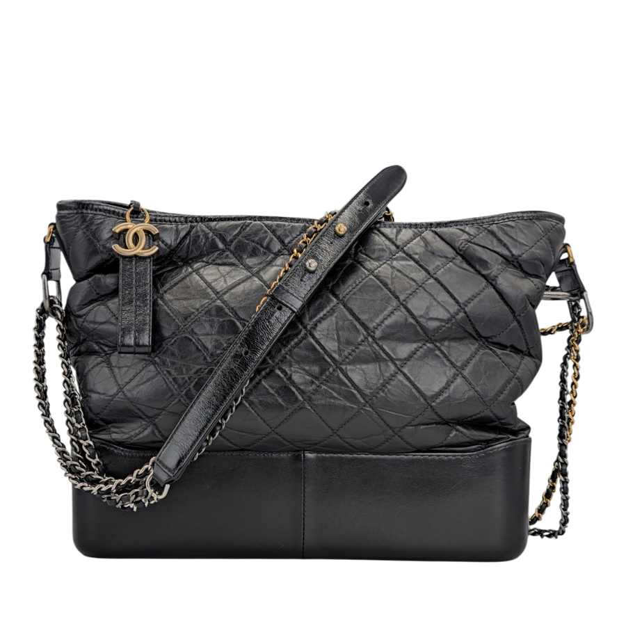 Secondhandbags AG Chanel Gabrielle Tasche aus schwarzem Lammleder mit Steppmuster und goldener Ketten-Hardware