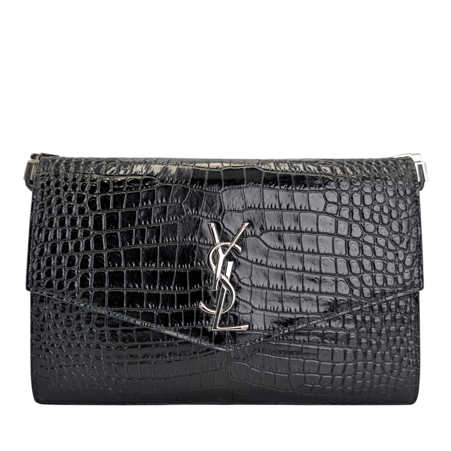 Secondhandbags AG Yves Saint Laurent Uptown Wallet on Chain aus schwarzem Leder mit Krokoprägung und YSL-Logo