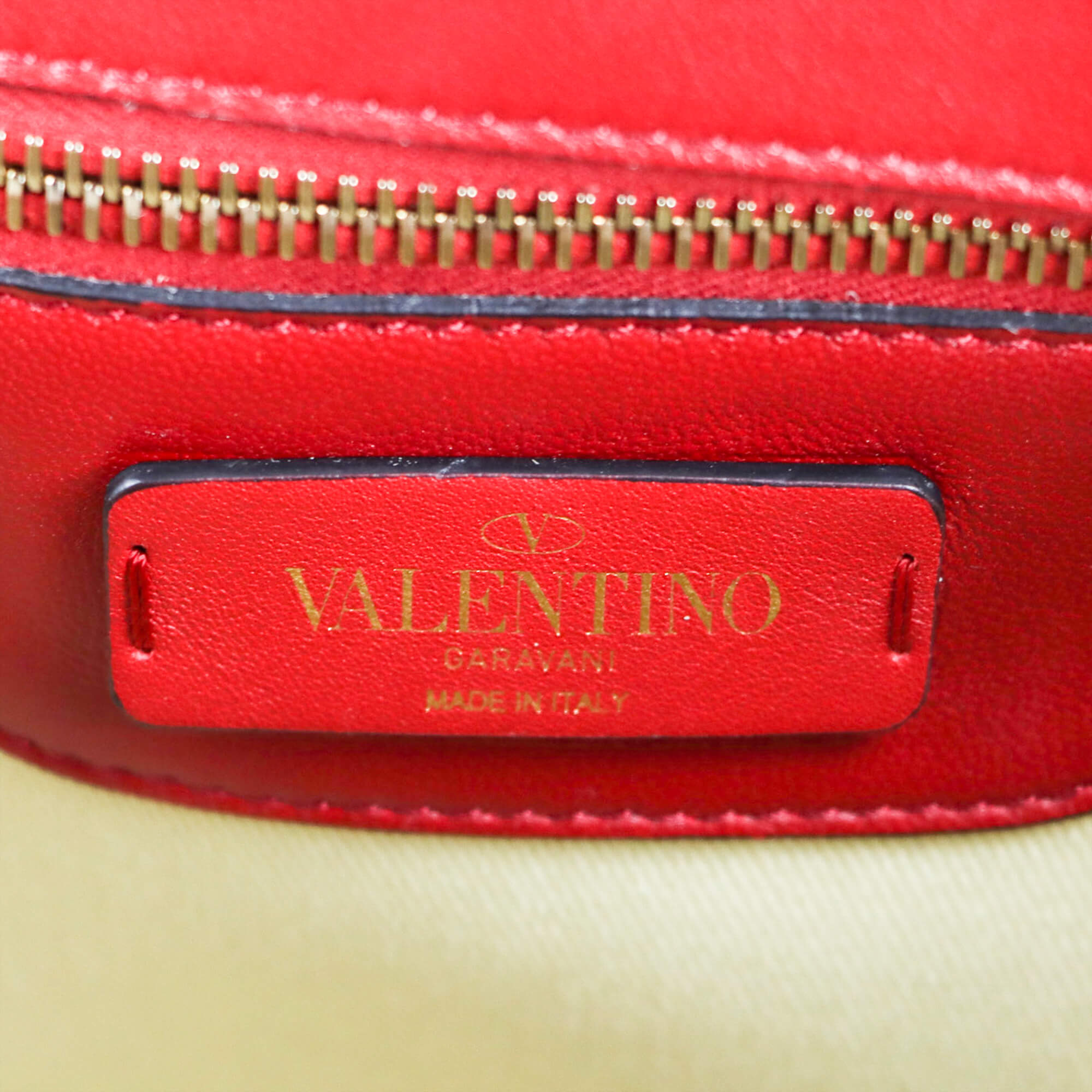 Valentino Candystud Red trapunted Leth