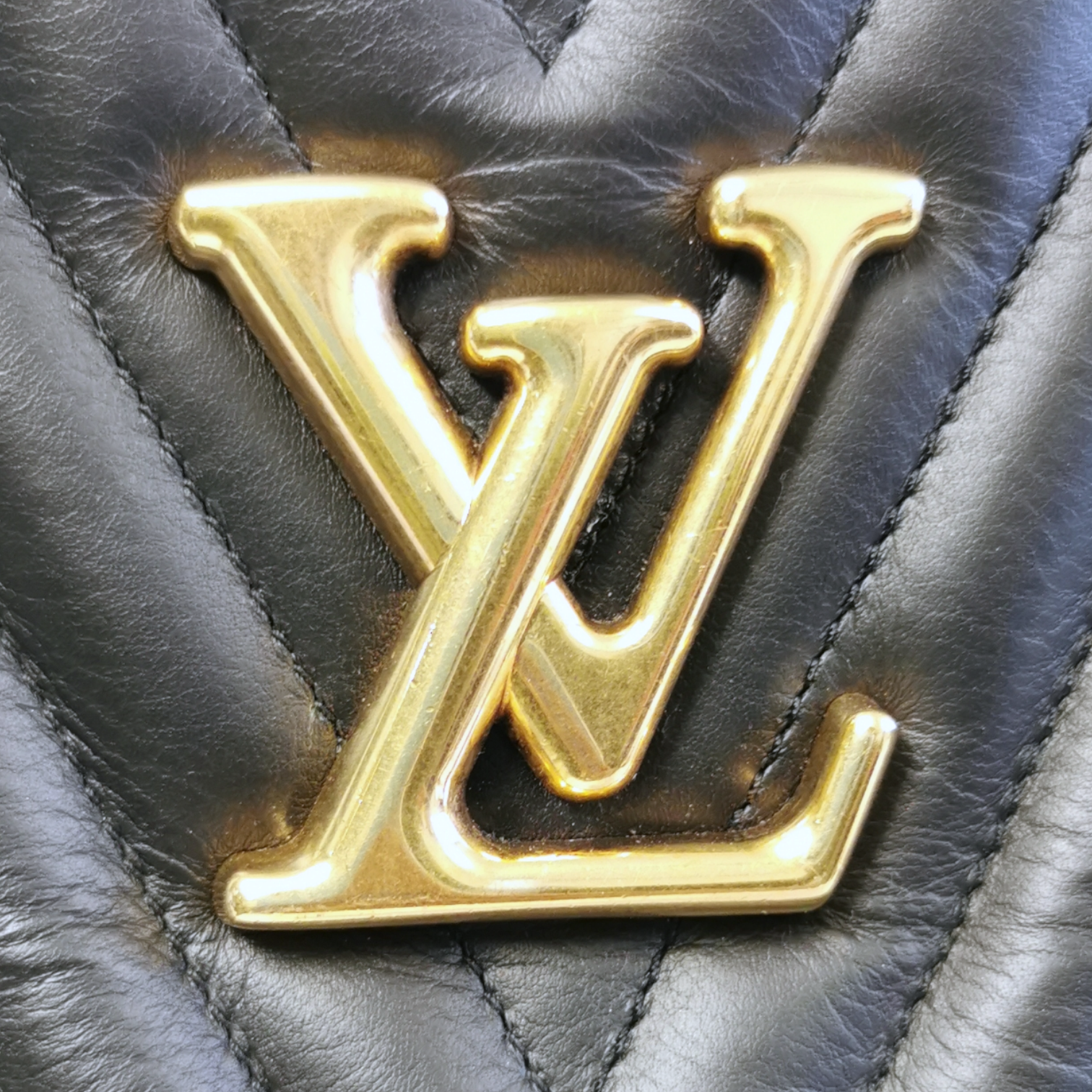 Louis Vuitton New Wave Chain Tote Sac