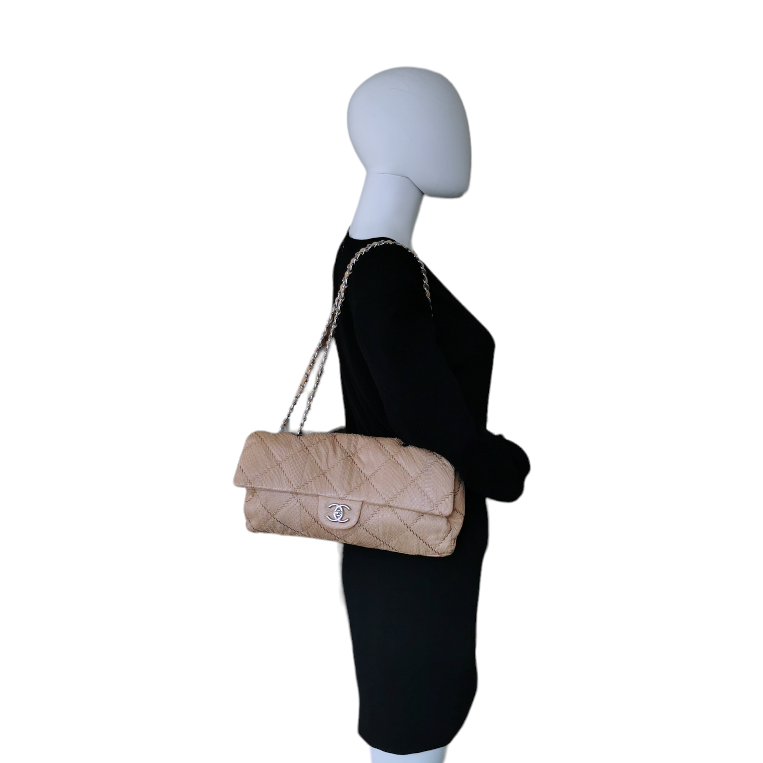 Chanel ultimate 2025 stitch flap bag